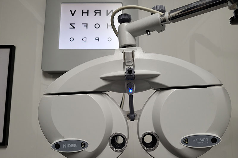 An opticians lens test machine